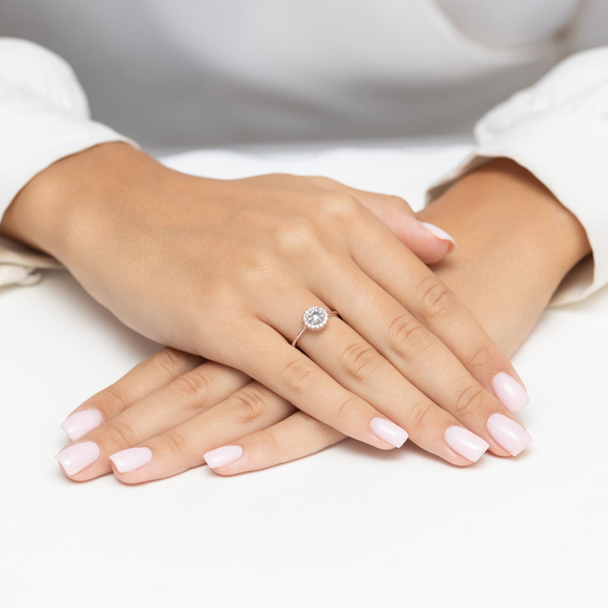 Gold Ring With White Sapphire And Diamonds