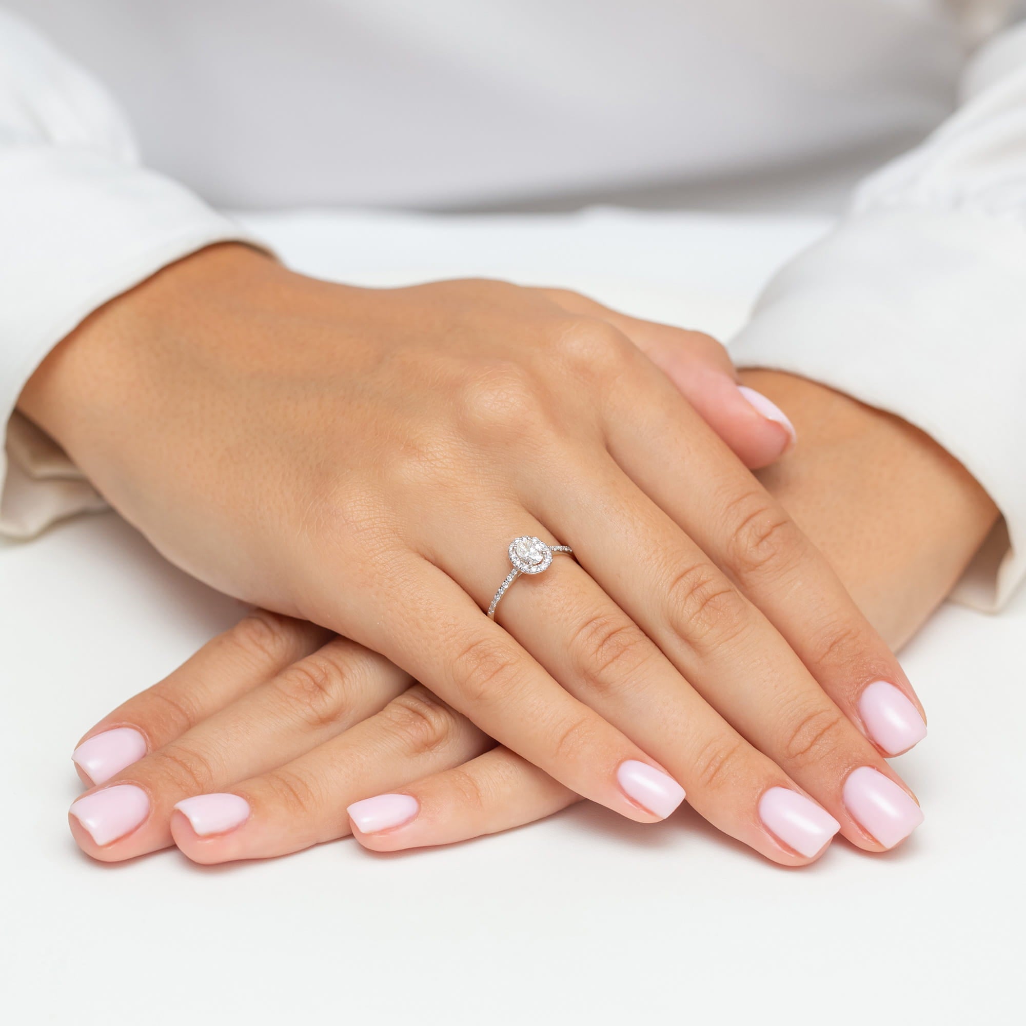 Auksinis Žiedas Su Deimantais