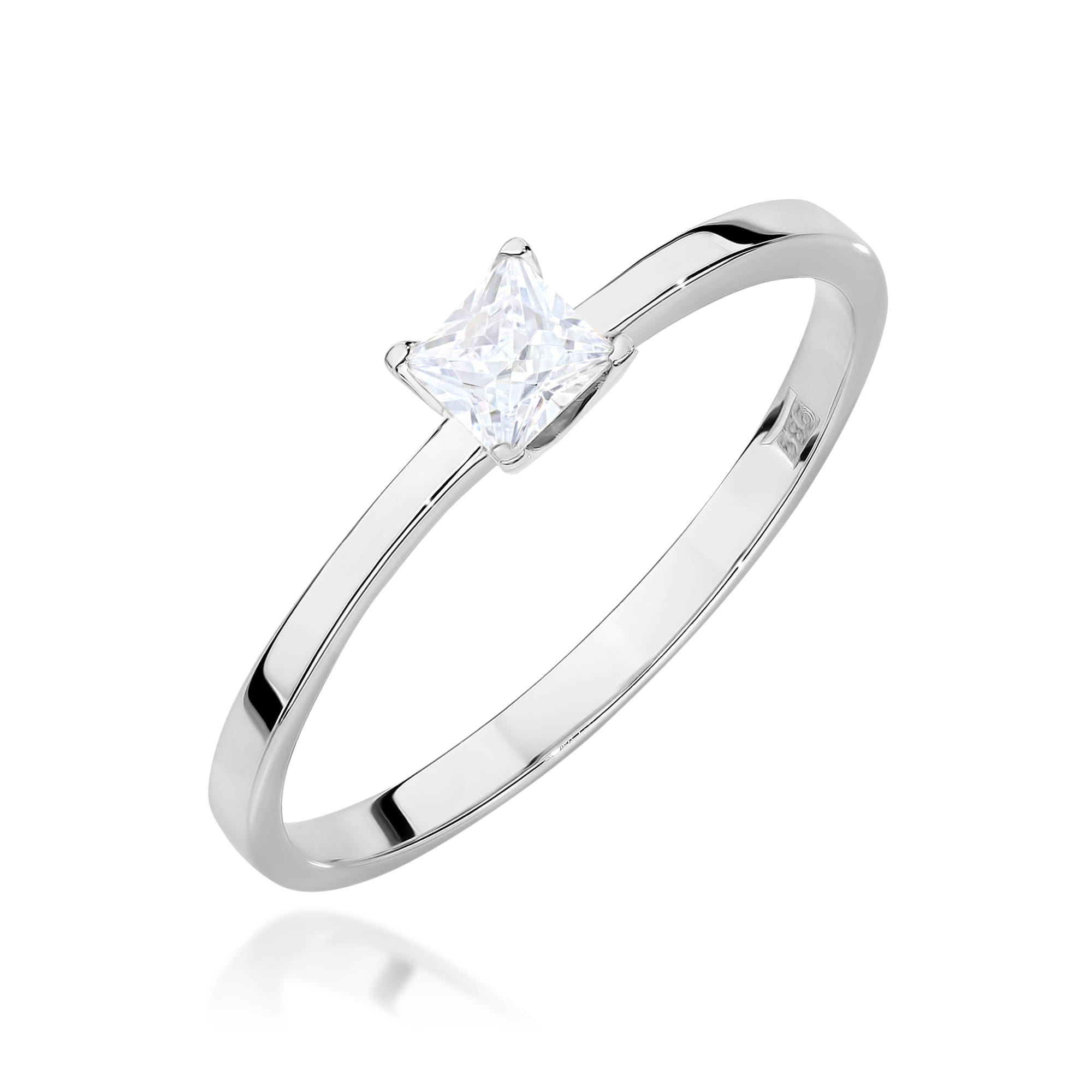 Gold Ring With Diamond