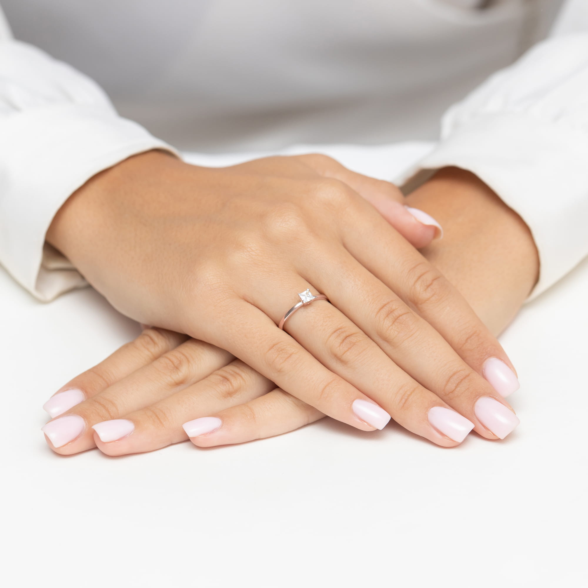 Auksinis Žiedas Su Deimantu