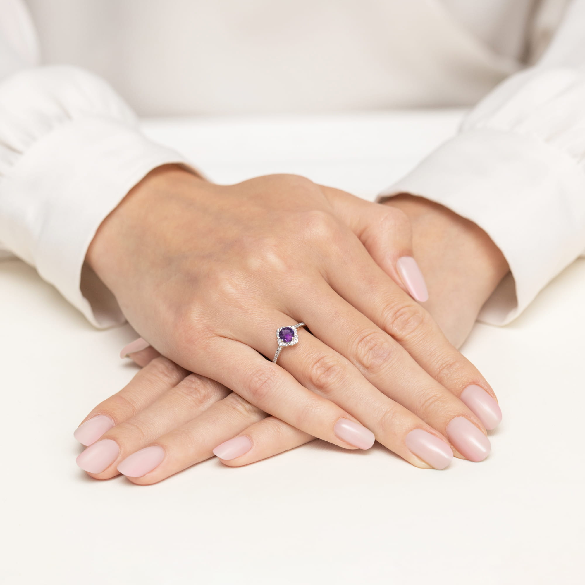 Gold Ring With Amethyst And Diamonds