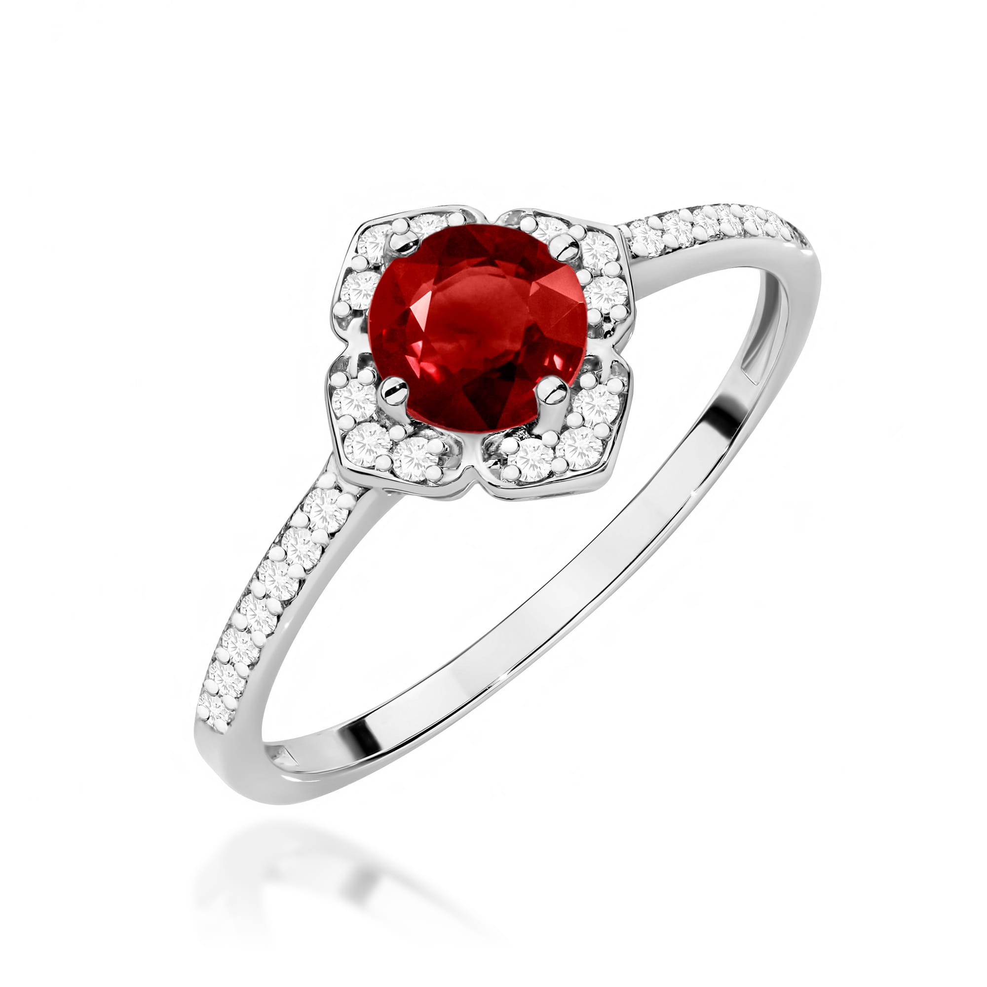 Gold Ring With Garnet And Diamonds