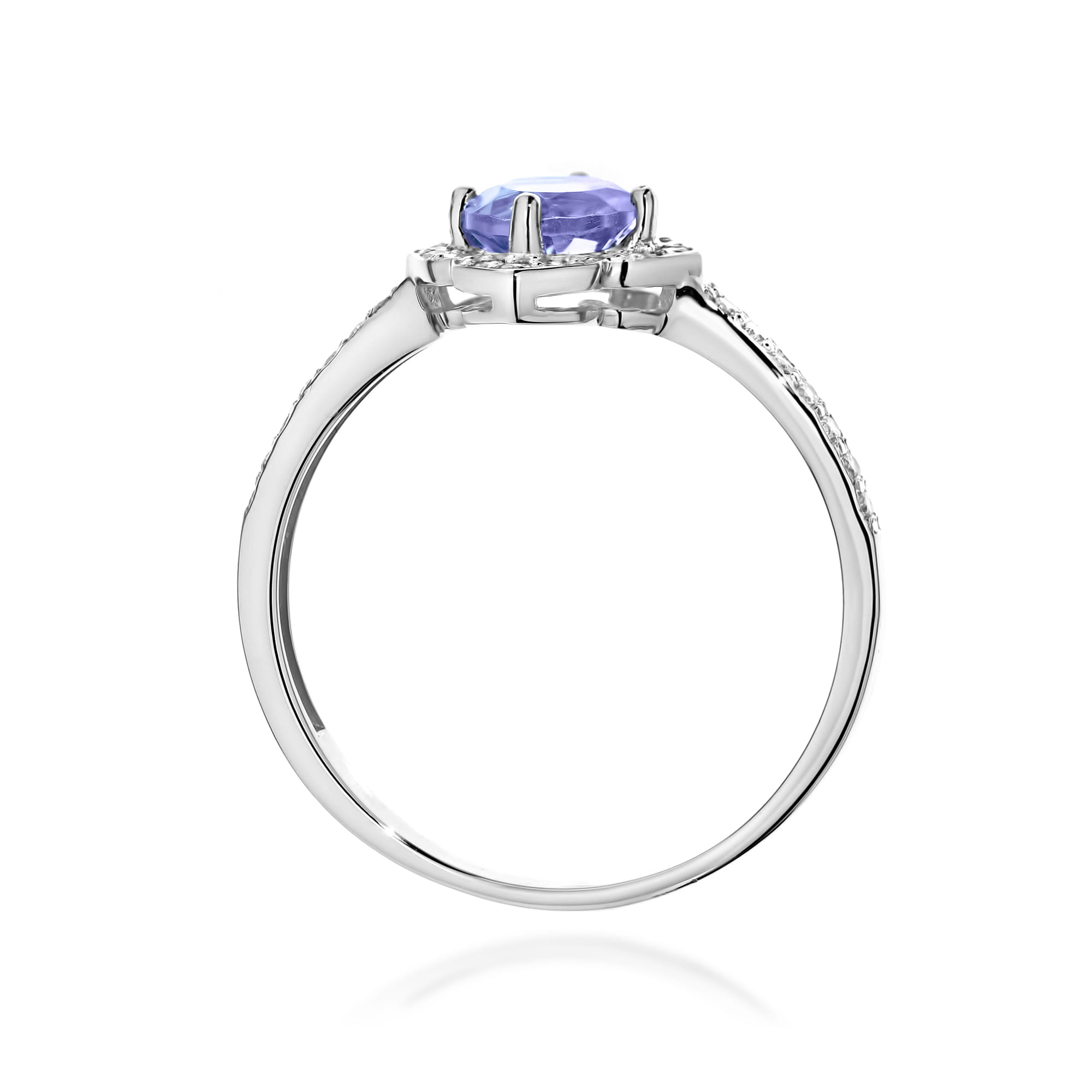 Gold Ring With Tanzanite And Diamonds