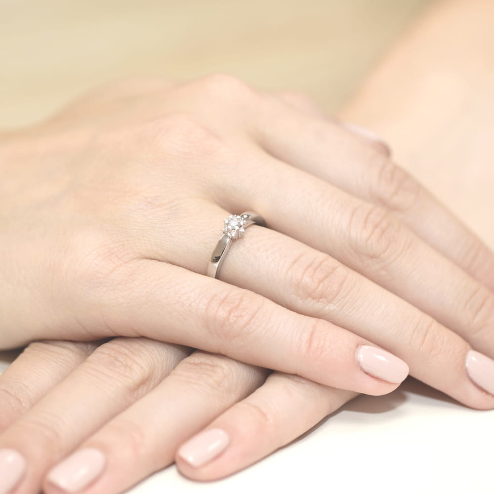 Auksinis Žiedas Su Deimantais