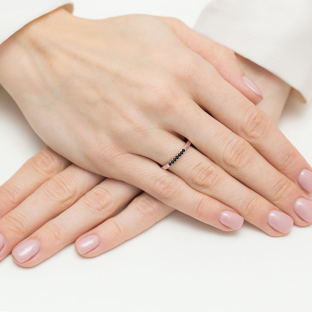 Auksinis Žiedas Su Juodais Deimantais