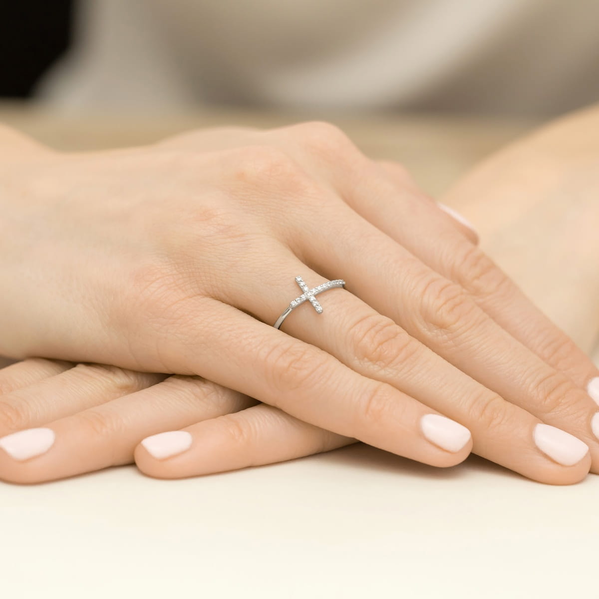 Auksinis Žiedas Su Deimantais