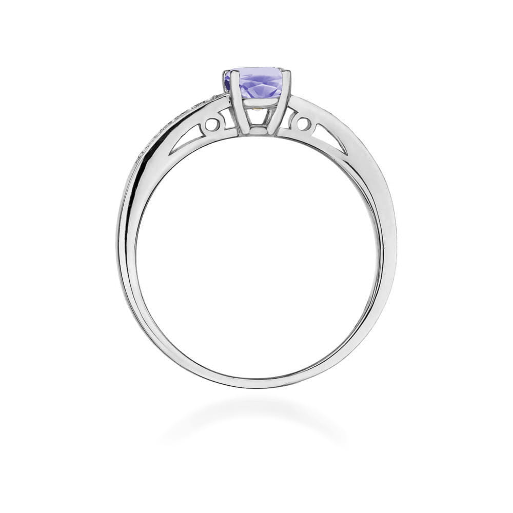 Gold Ring With Tanzanite And Diamonds