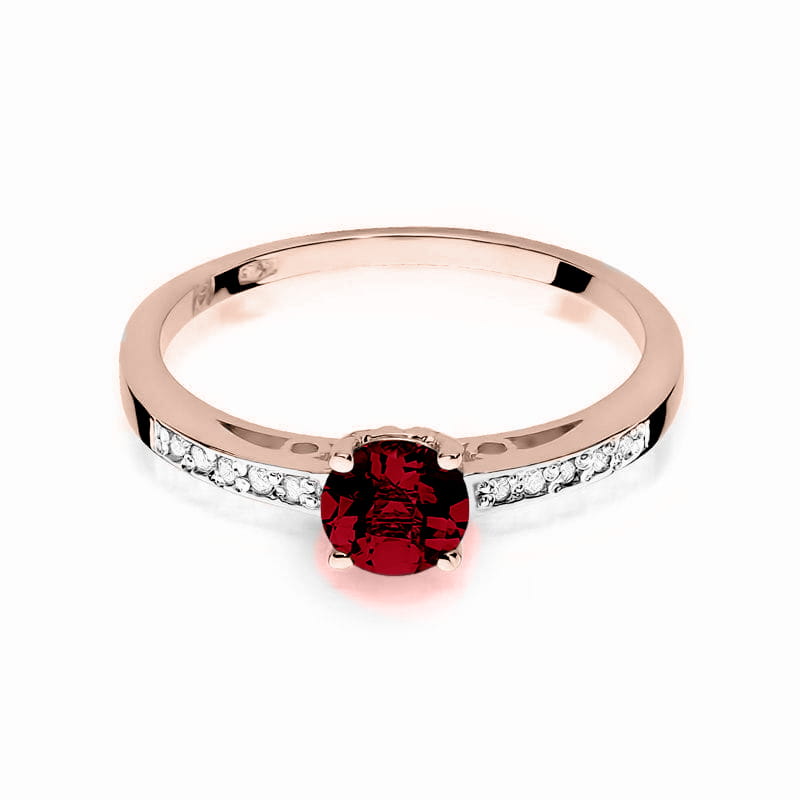 Gold Ring With Garnet And Diamonds