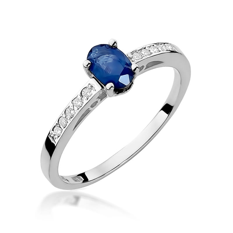 Gold Ring With Sapphire And Diamonds