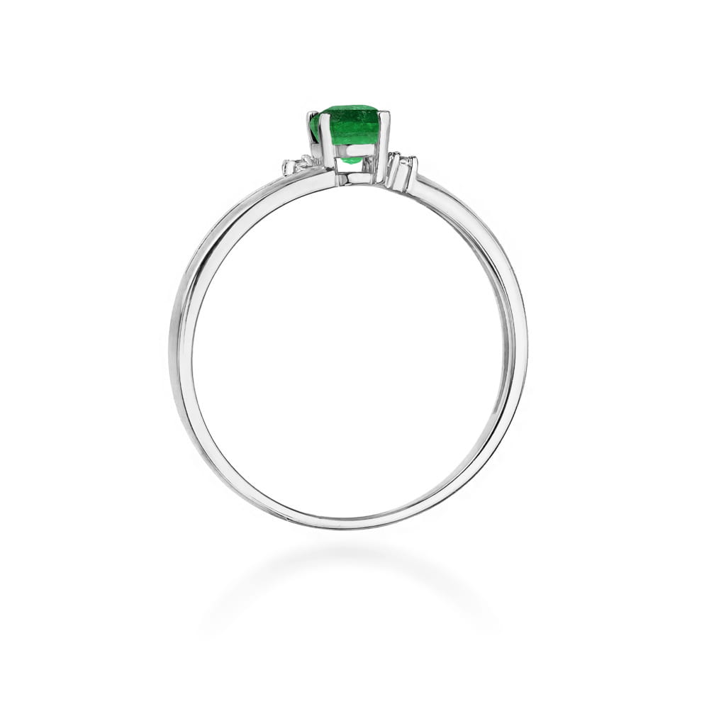 Gold Ring With Emerald And Diamonds
