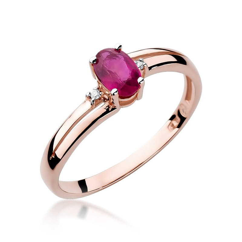 Gold Ring With Ruby And Diamonds