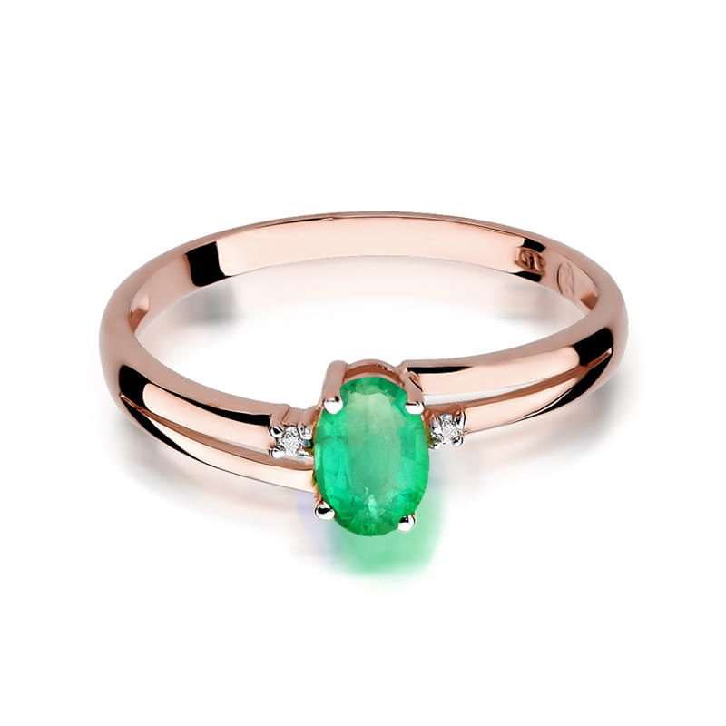 Gold Ring With Emerald And Diamonds