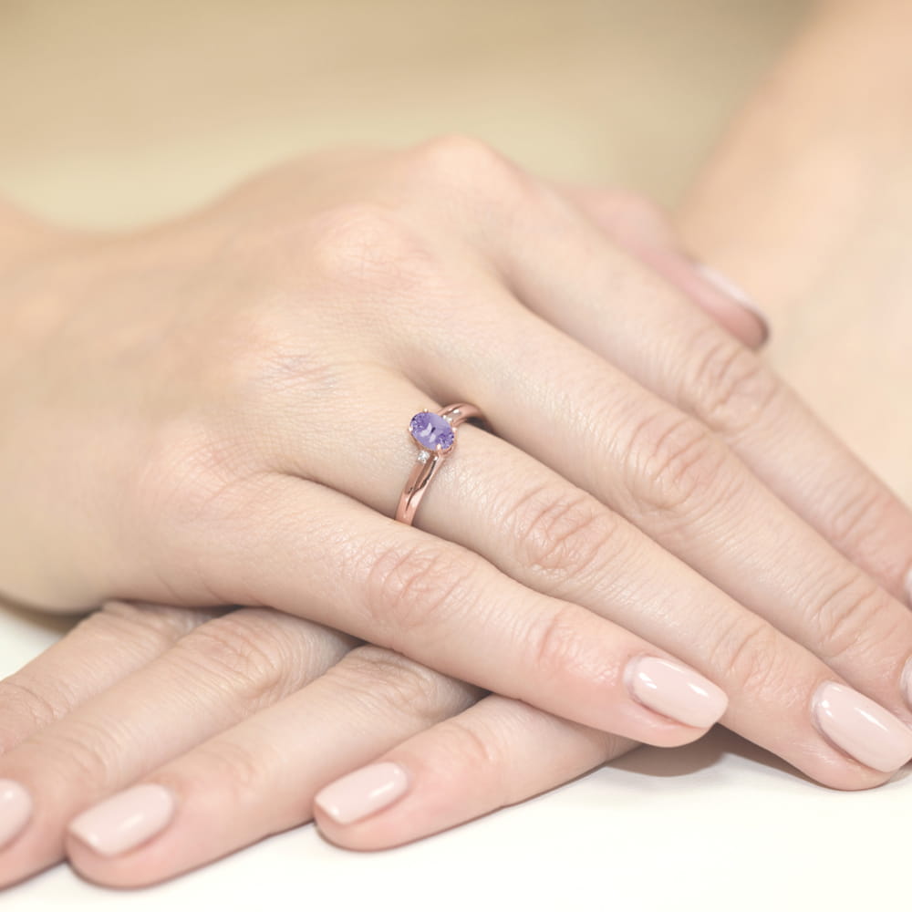 Gold Ring With Tanzanite And Diamonds