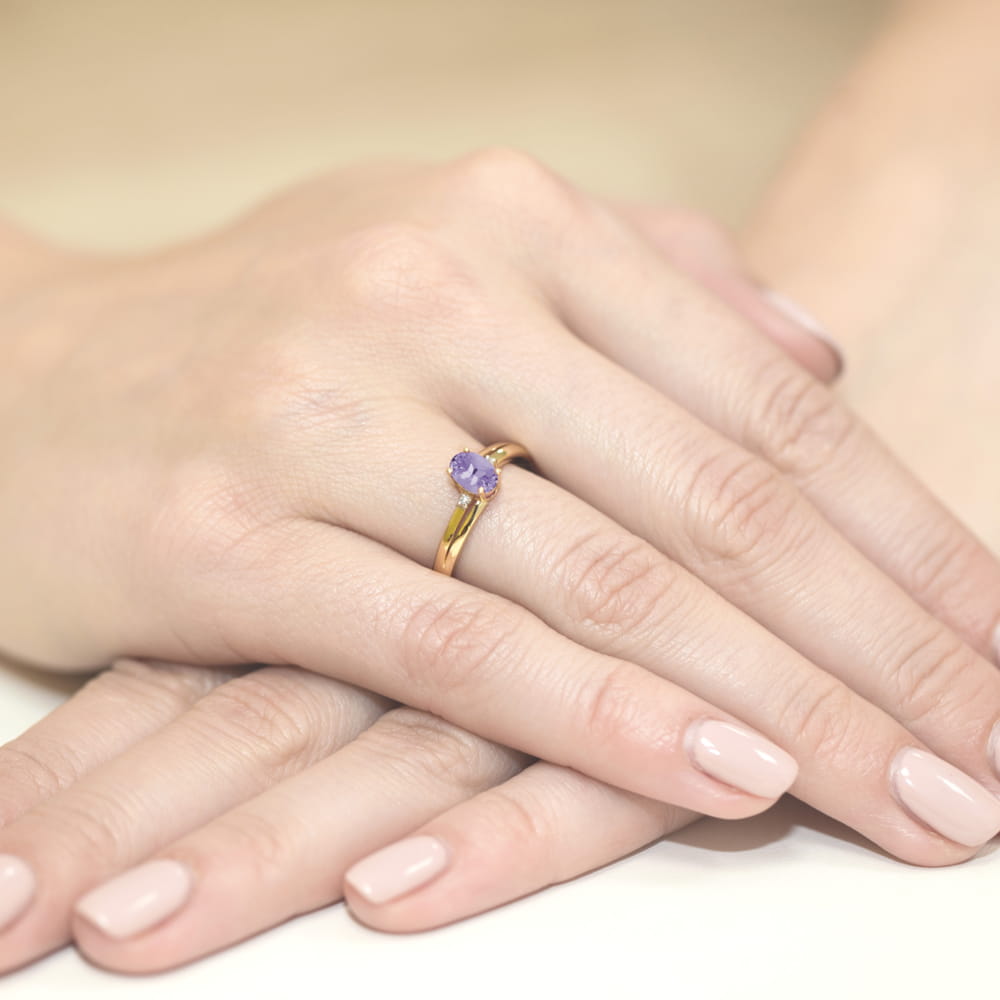 Gold Ring With Tanzanite And Diamonds