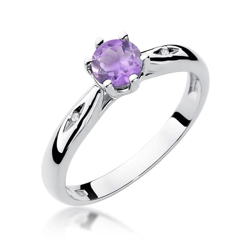 Gold Ring With Amethyst And Diamonds