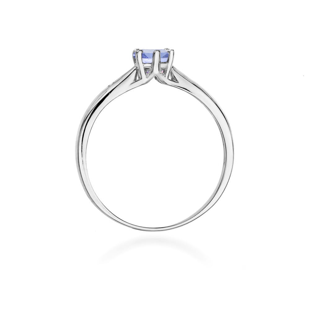 Gold Ring With Tanzanite And Diamonds