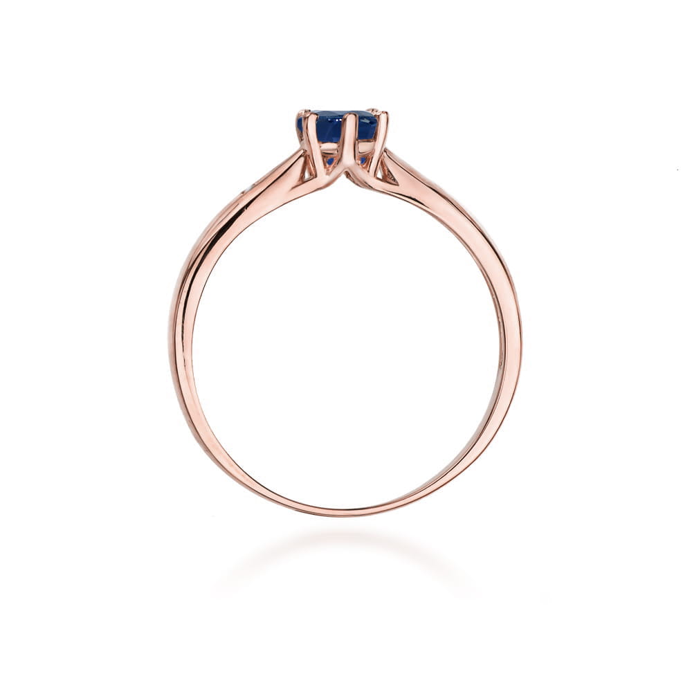 Gold Ring With Sapphire And Diamonds