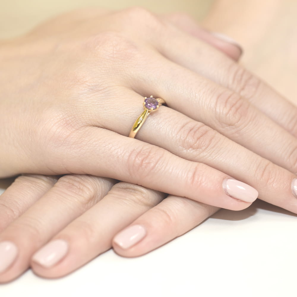 Gold Ring With Amethyst And Diamonds