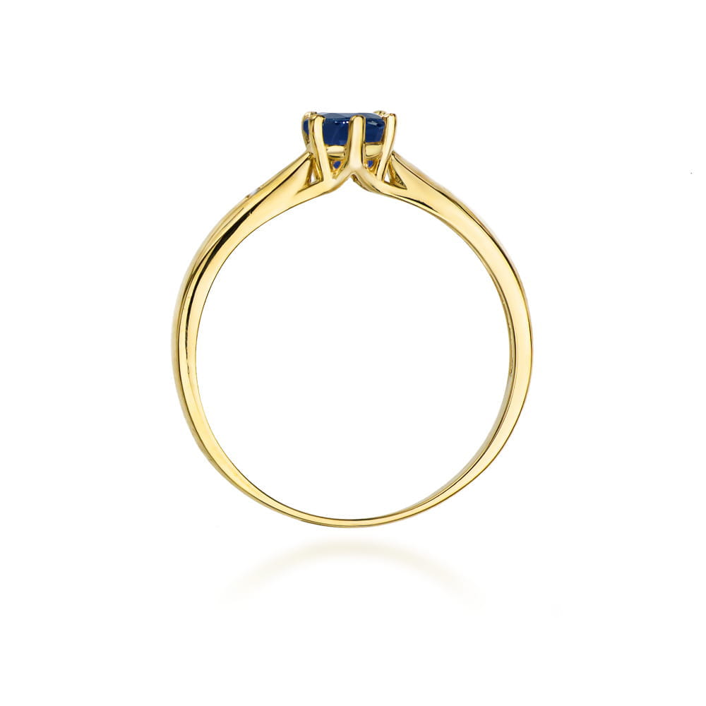 Gold Ring With Sapphire And Diamonds