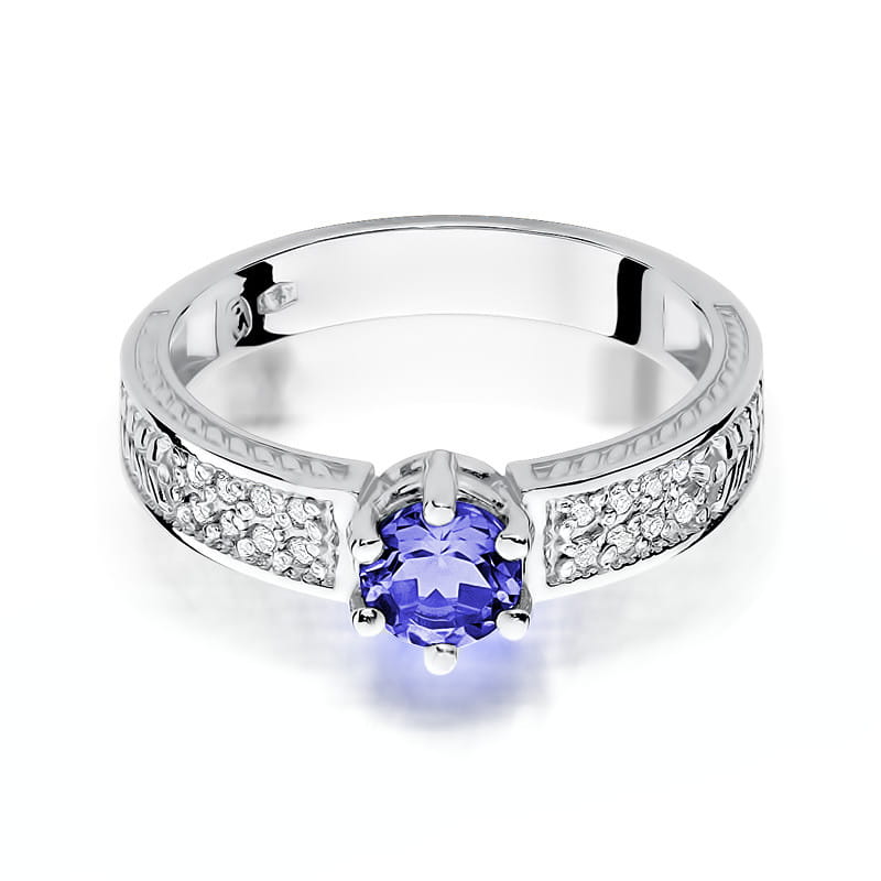 Gold Ring With Tanzanite And Diamonds