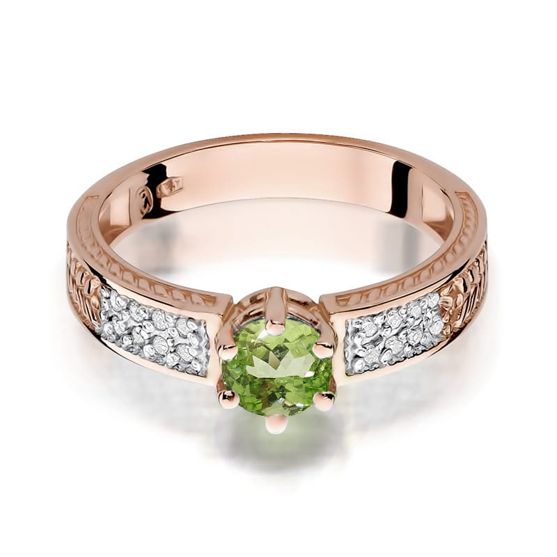 Gold Ring With Peridot And Diamonds