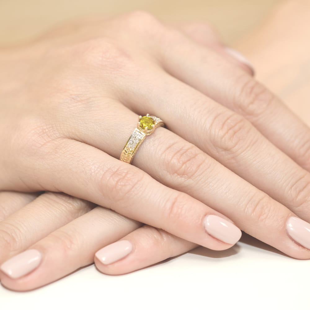 Auksinis Žiedas Su Citrinu Ir Deimantais