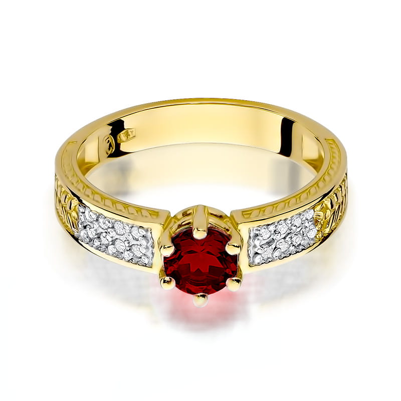 Gold Ring With Ruby And Diamonds