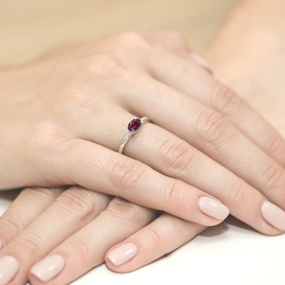 Auksinis Žiedas Su Rodolitu Ir Deimantais