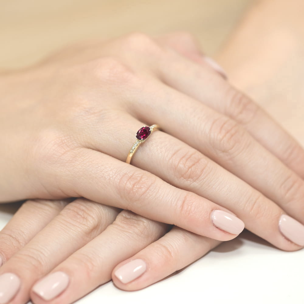 Auksinis Žiedas Su Rodolitu Ir Deimantais