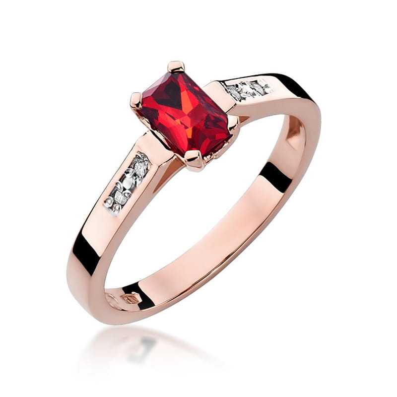 Gold Ring With Ruby And Diamonds