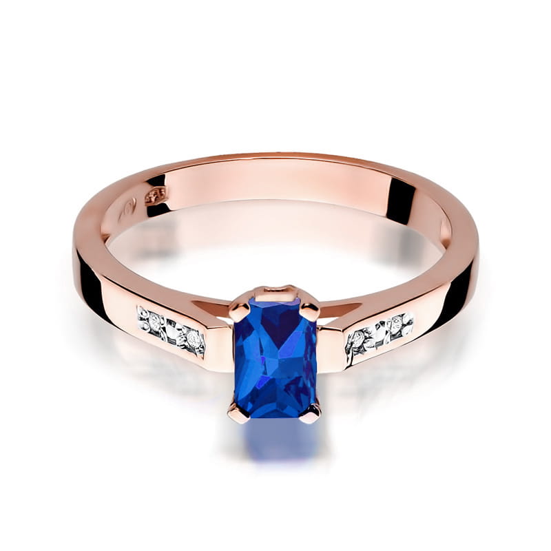 Gold Ring With Sapphire And Diamonds