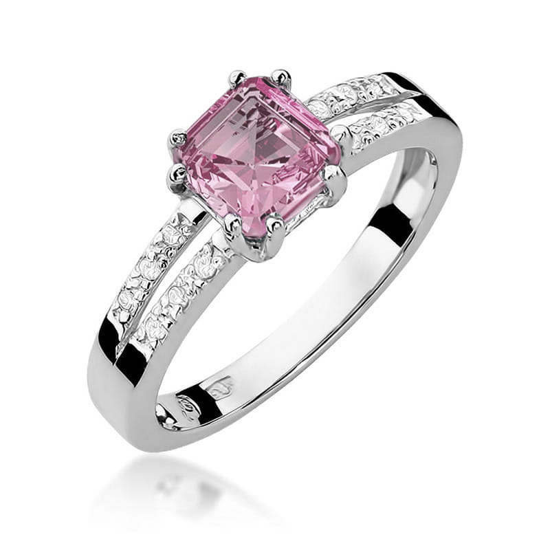 Gold Ring With Pink Topaz And Diamonds