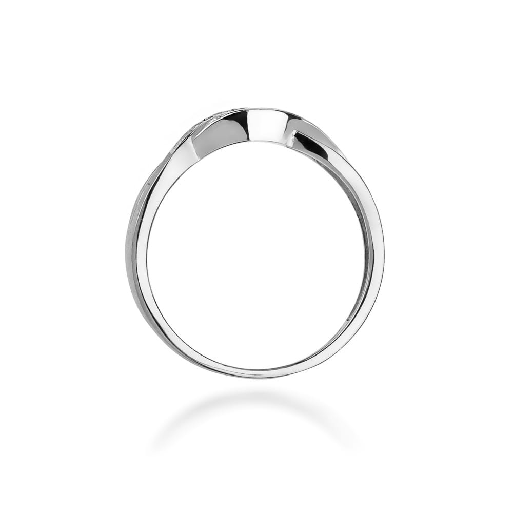 Gold Ring With Diamonds