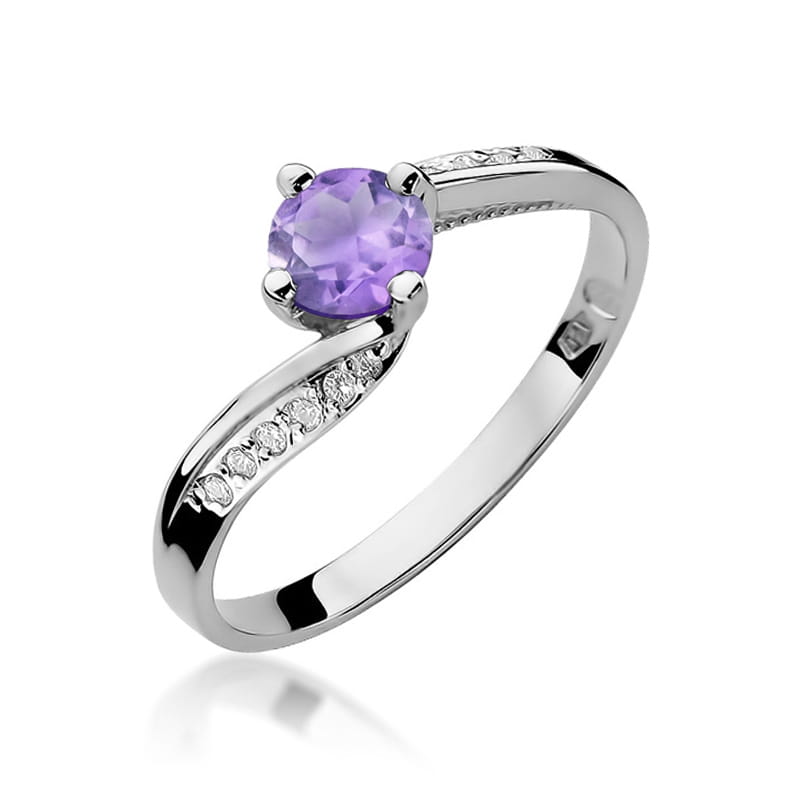 Gold Ring With Amethyst And Diamonds
