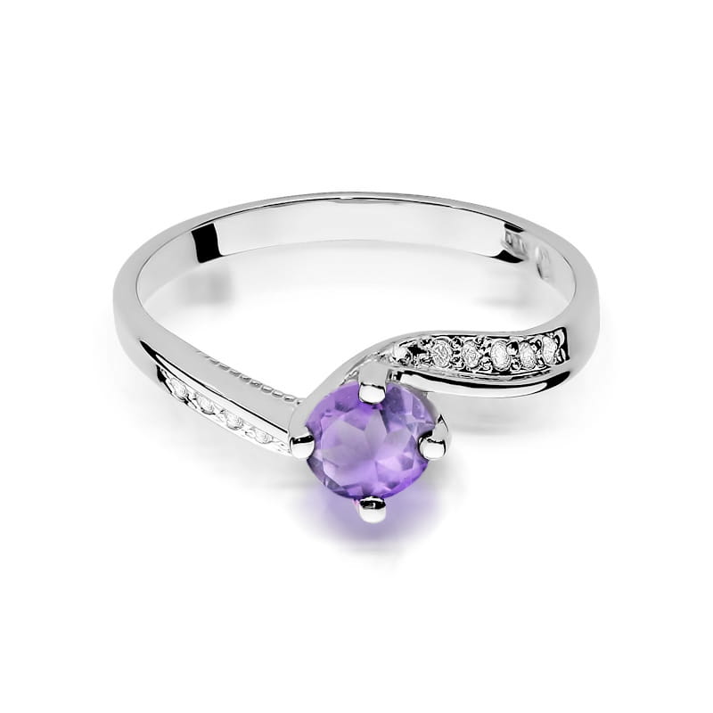 Gold Ring With Amethyst And Diamonds