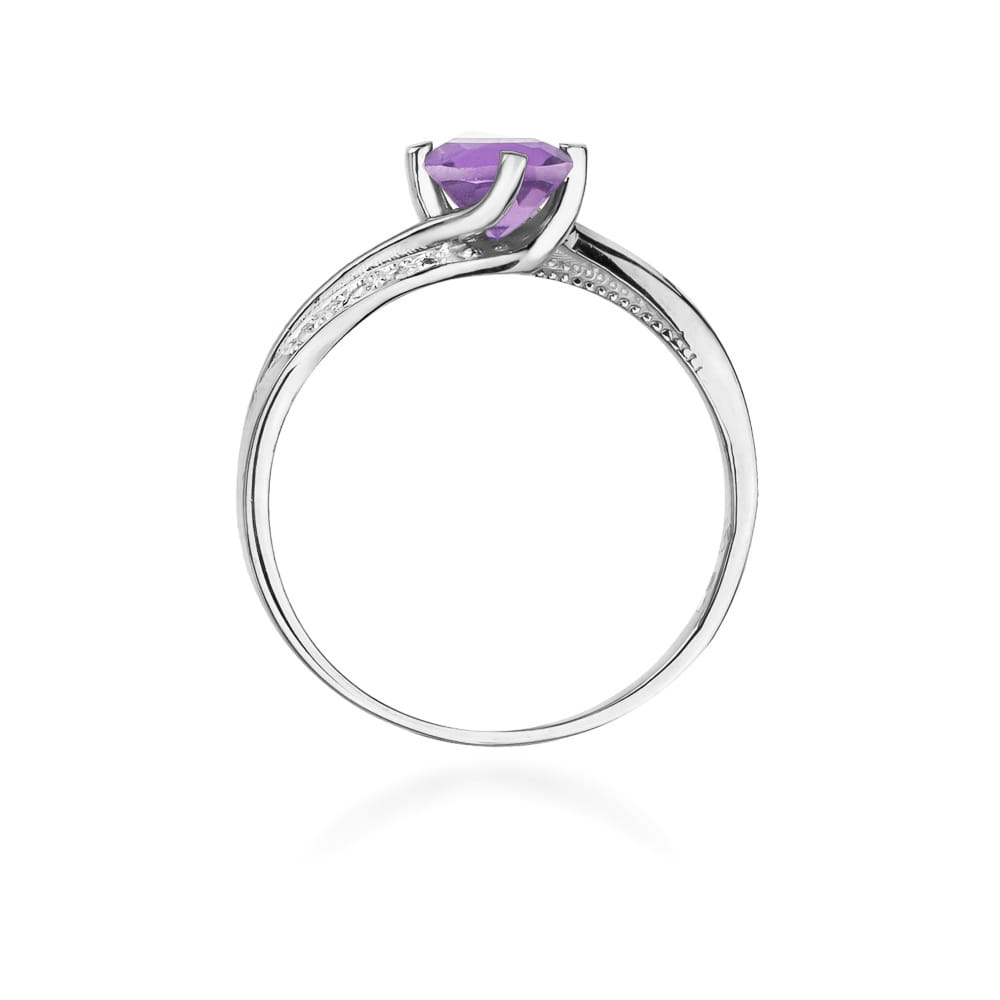 Gold Ring With Amethyst And Diamonds