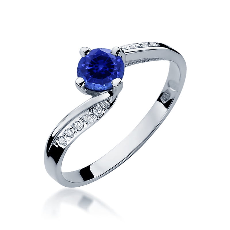 Gold Ring With Sapphire And Diamonds