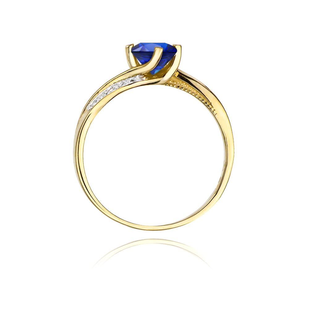 Gold Ring With Sapphire And Diamonds