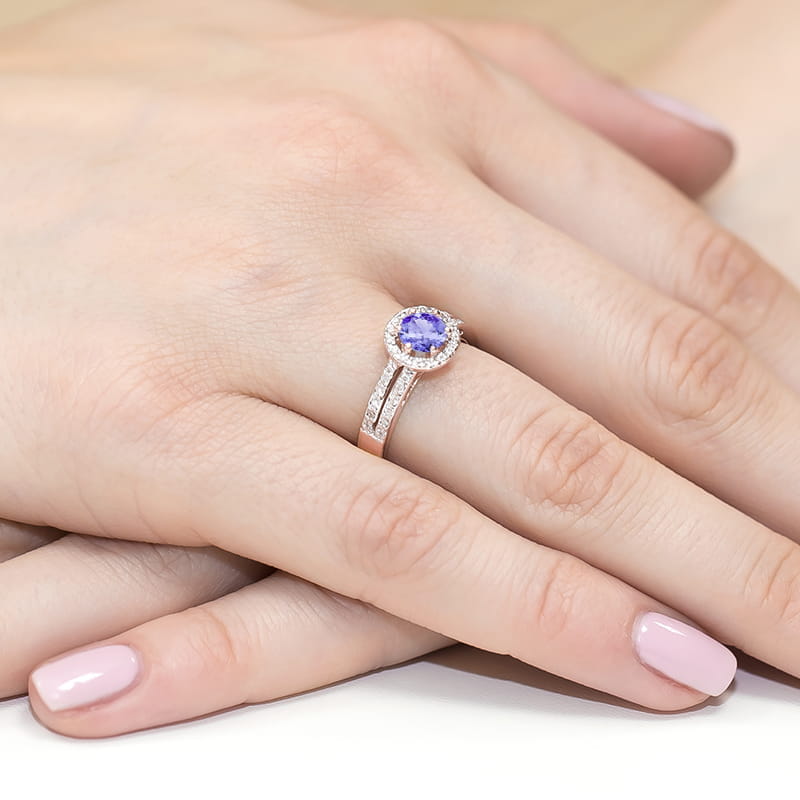 Gold Ring With Amethyst And Diamonds