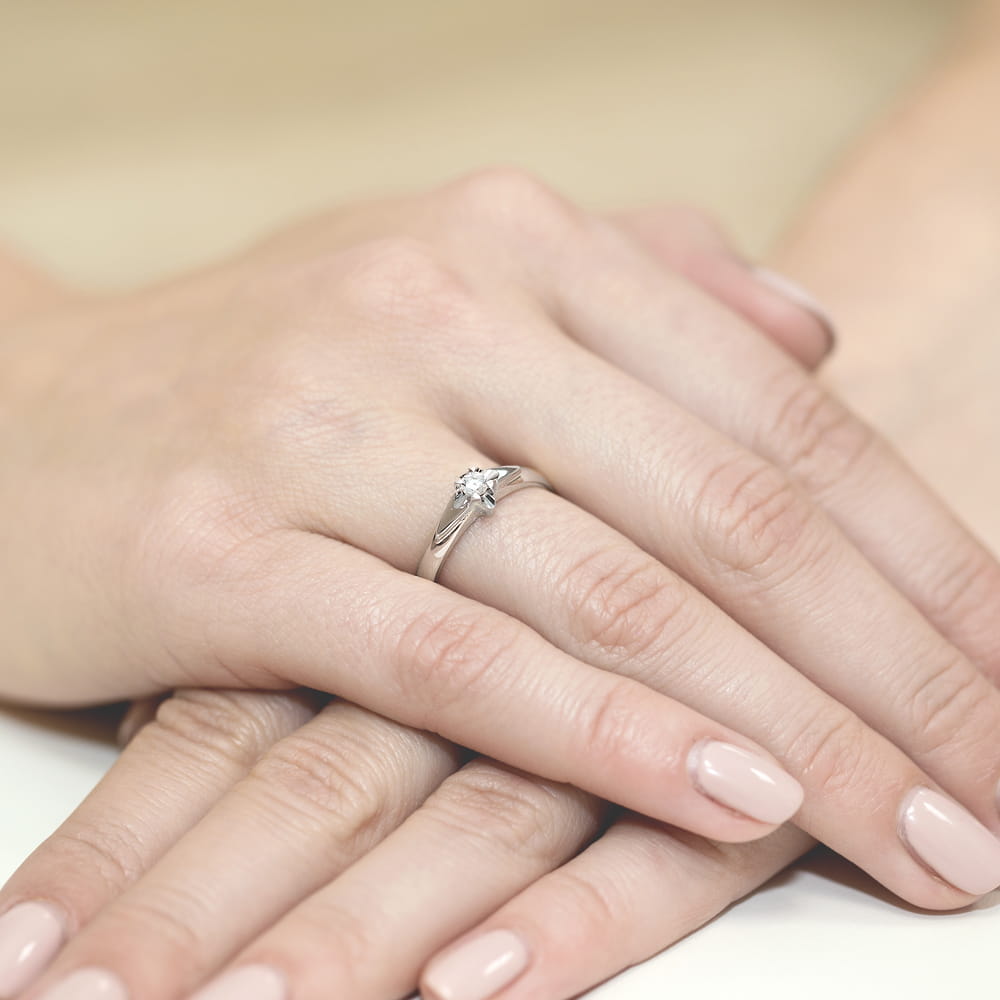 Auksinis Žiedas Su Deimantu