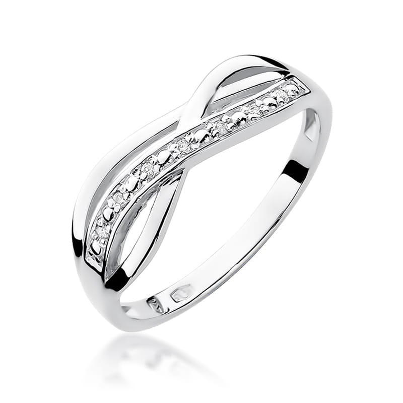 Gold Ring With Diamonds