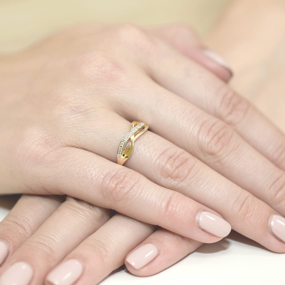 Gold Ring With Diamonds