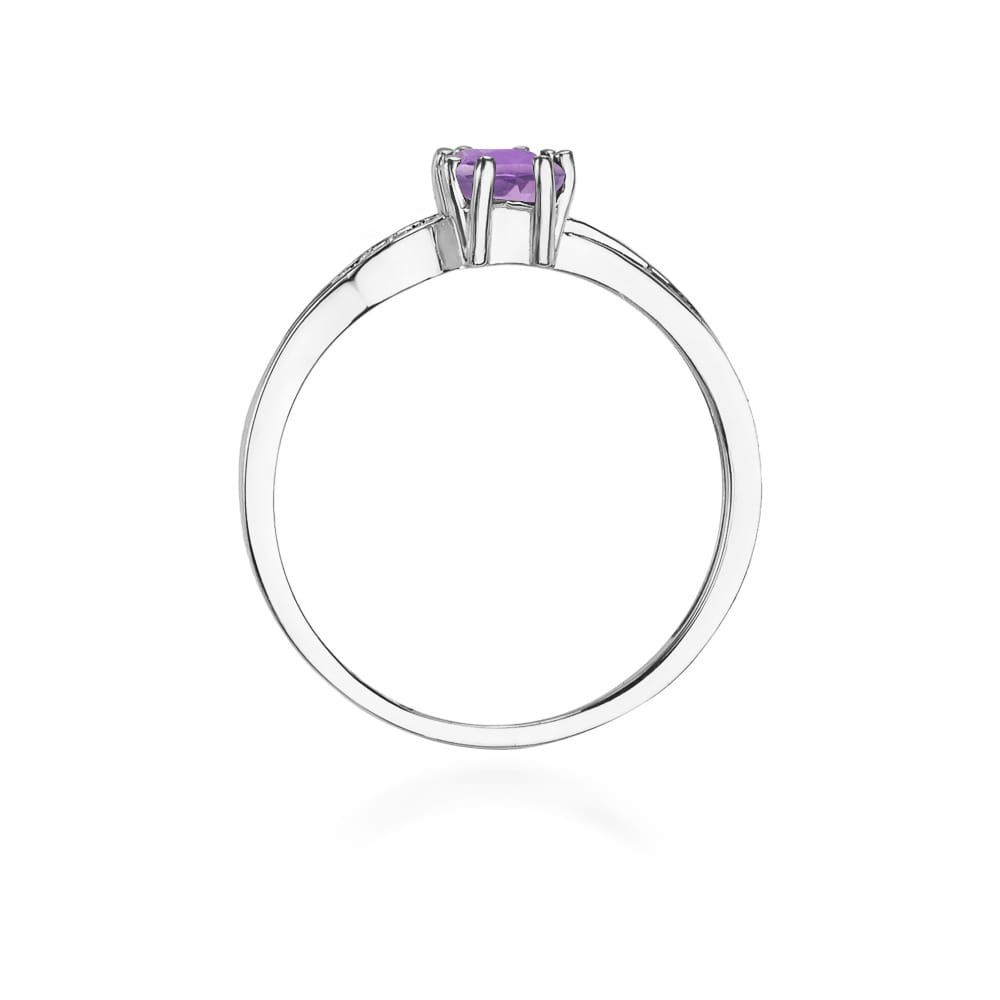 Gold Ring With Amethyst And Diamonds
