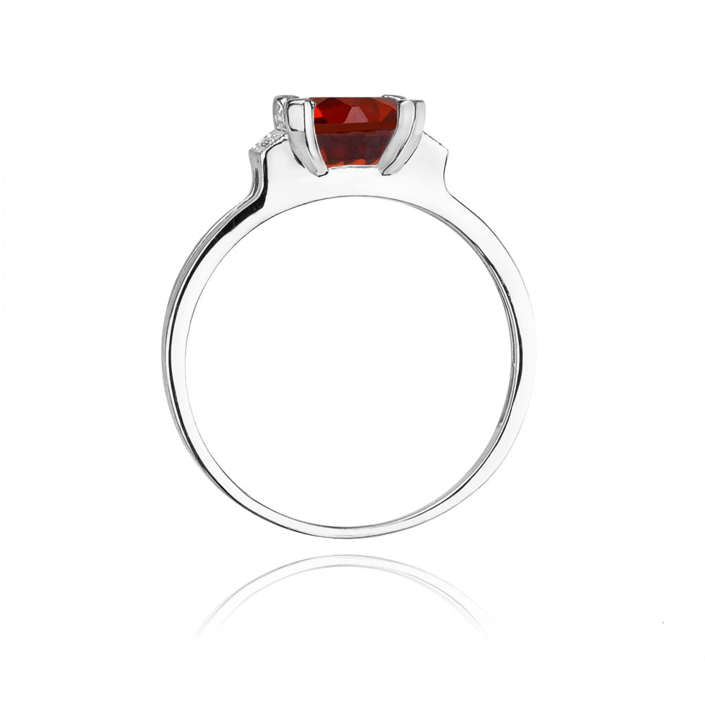 Gold Ring With Garnet And Diamonds