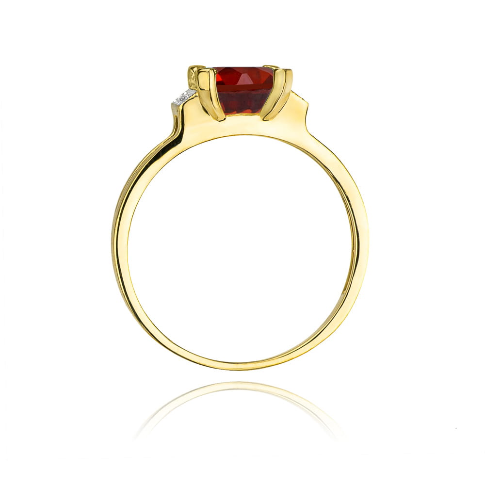 Gold Ring With Garnet And Diamonds