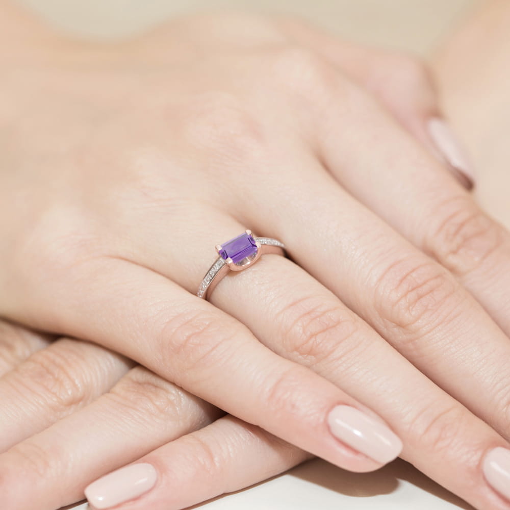 Auksinis Žiedas Su Ametistu Ir Deimantais