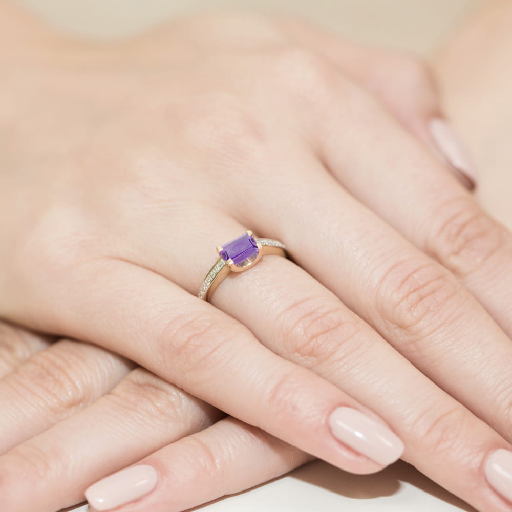 Auksinis Žiedas Su Ametistu Ir Deimantais