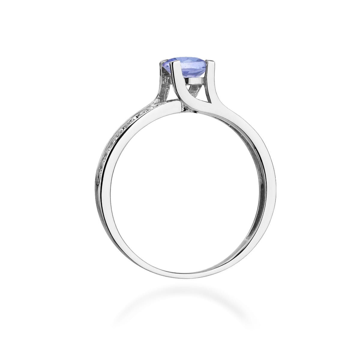 Gold Ring With Tanzanite And Diamonds