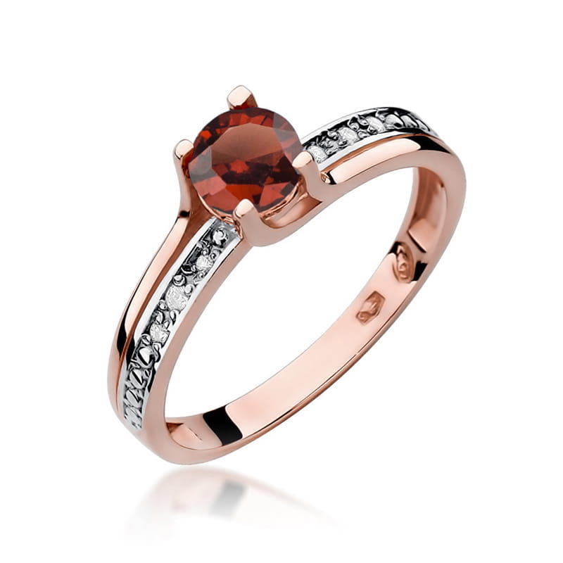 Gold Ring With Garnet And Diamonds