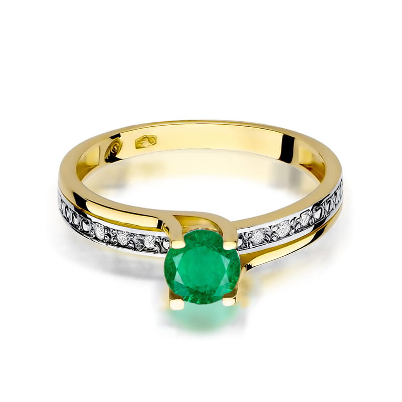 Gold Ring With Emerald And Diamonds